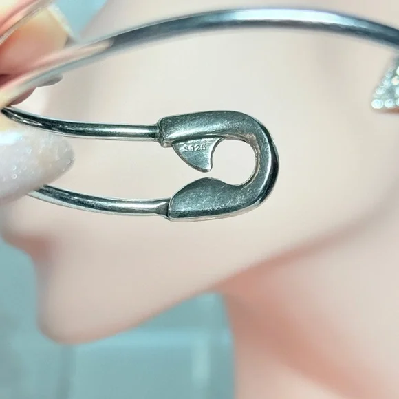 Elegant S925 Silver Bracelet - Picture 6 of 9